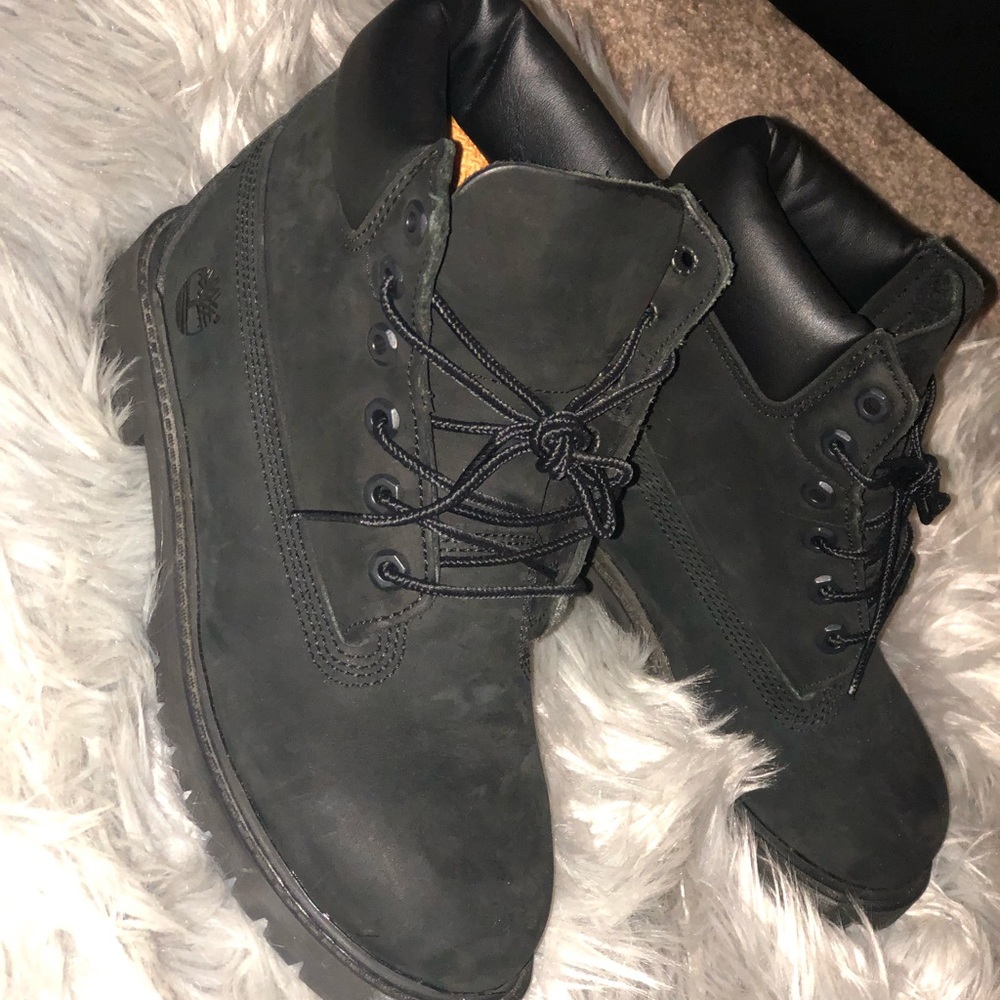 BLACK SUEDE TIMBERLAND BOOTS🔥